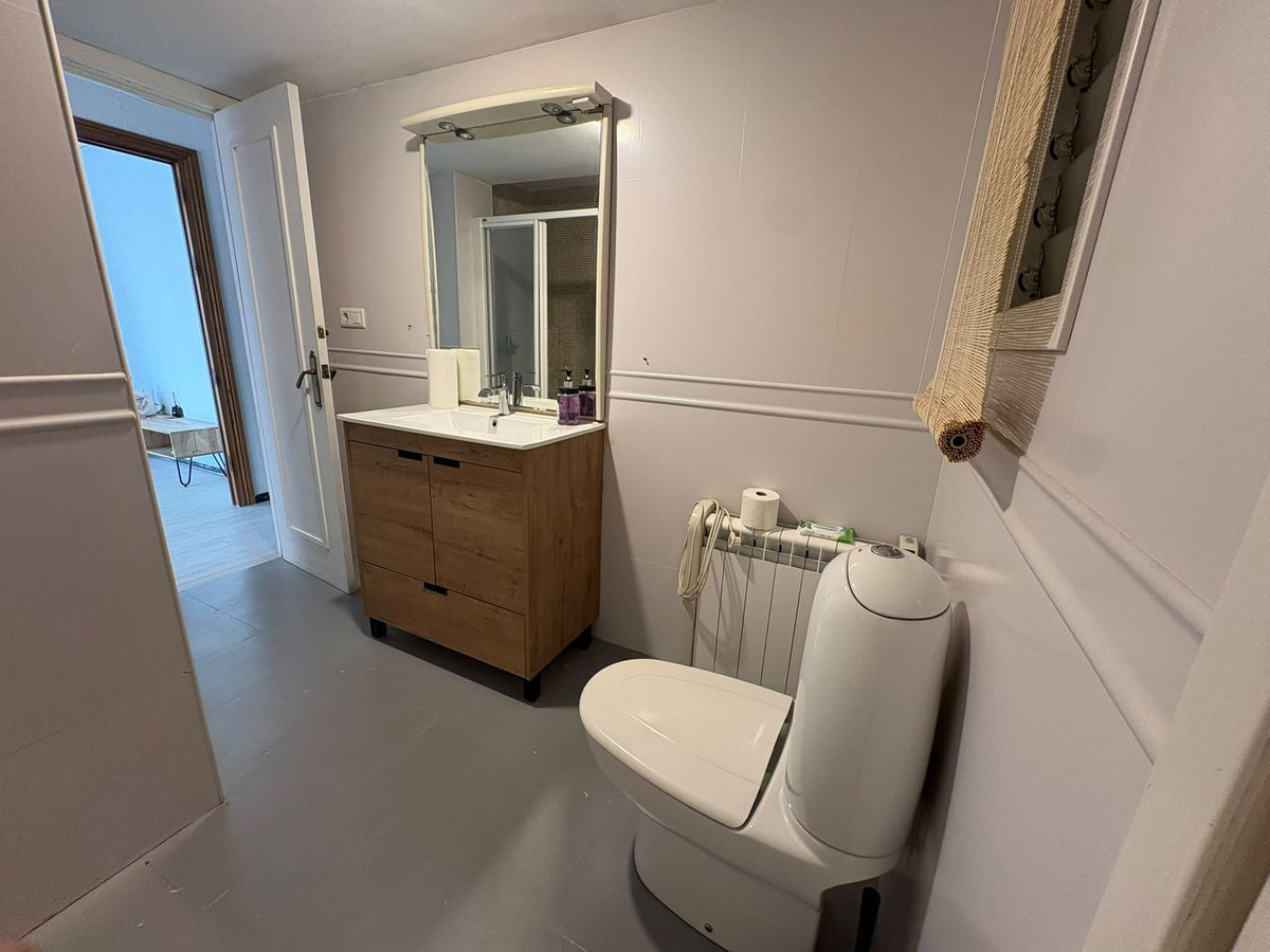 Se vende Apartamento Planta Media de 3 dormitorios en Costa Del Sol, Málaga, España