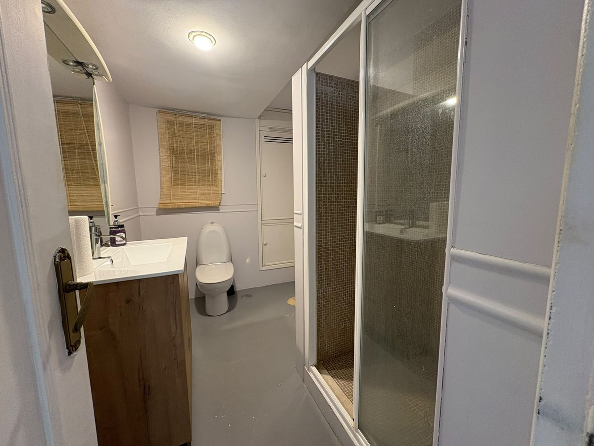 Se vende Apartamento Planta Media de 3 dormitorios en Costa Del Sol, Málaga, España