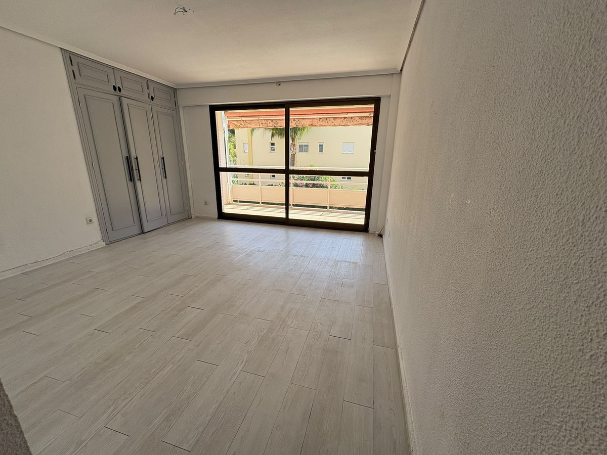 Se vende Apartamento Planta Media de 3 dormitorios en Costa Del Sol, Málaga, España