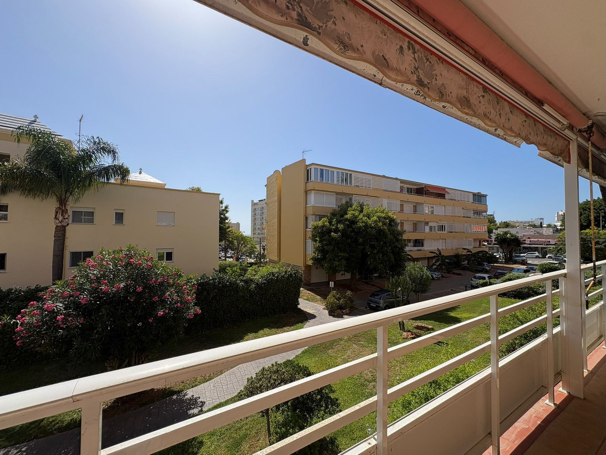 Se vende Apartamento Planta Media de 3 dormitorios en Costa Del Sol, Málaga, España