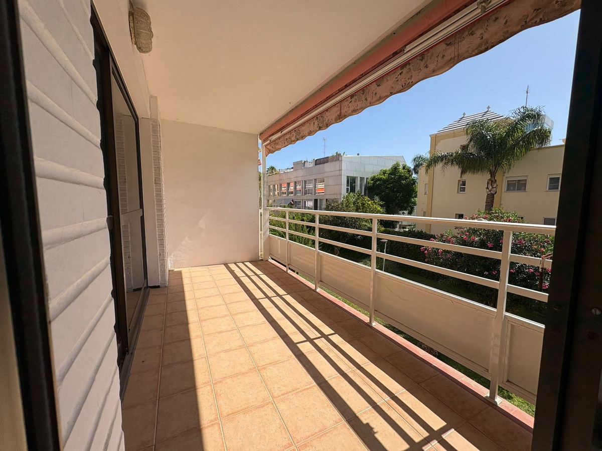 Se vende Apartamento Planta Media de 3 dormitorios en Costa Del Sol, Málaga, España