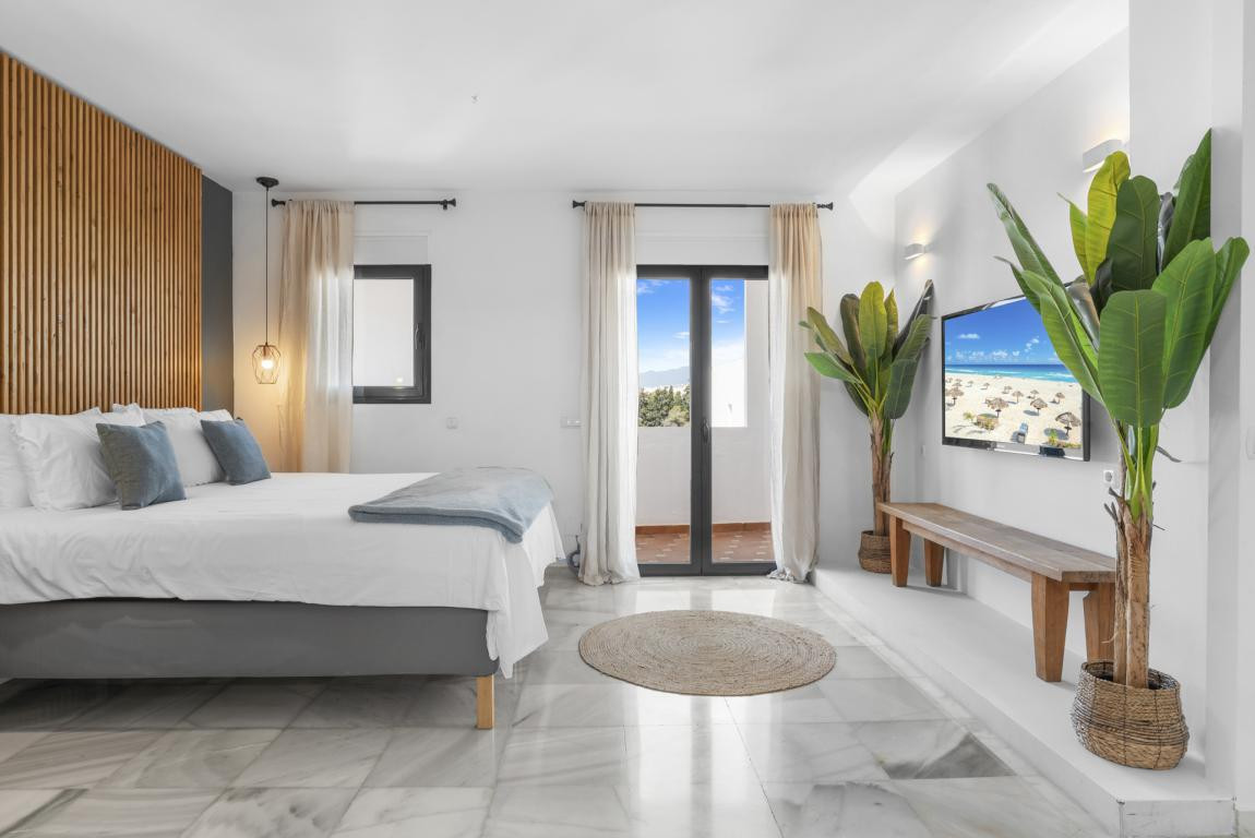 6 Bed Townhouse for sale in Nueva Andalucía Costa Del Sol, Málaga, Spain