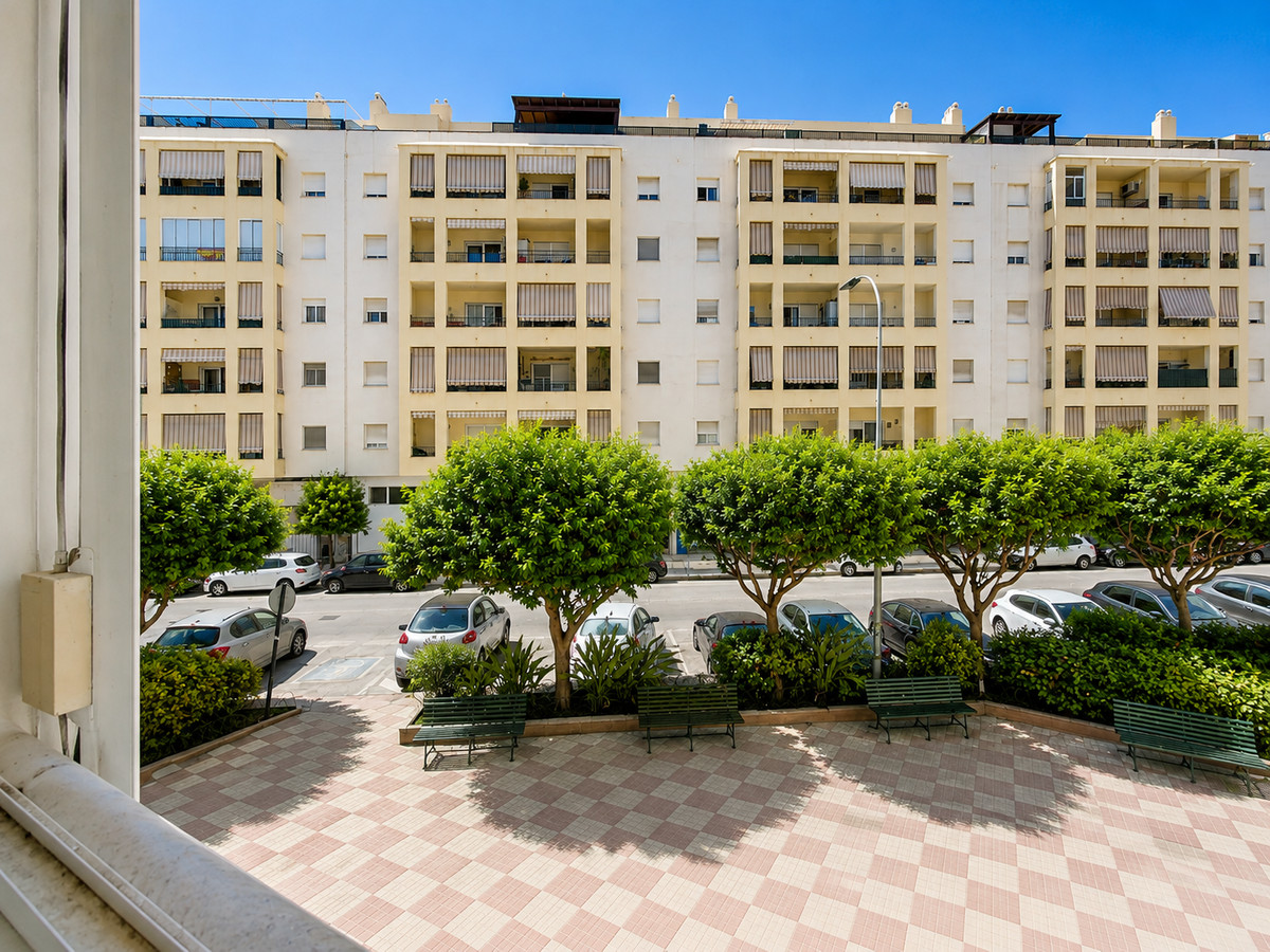 Se vende Apartamento Planta Media de 3 dormitorios en Costa Del Sol, Málaga, España