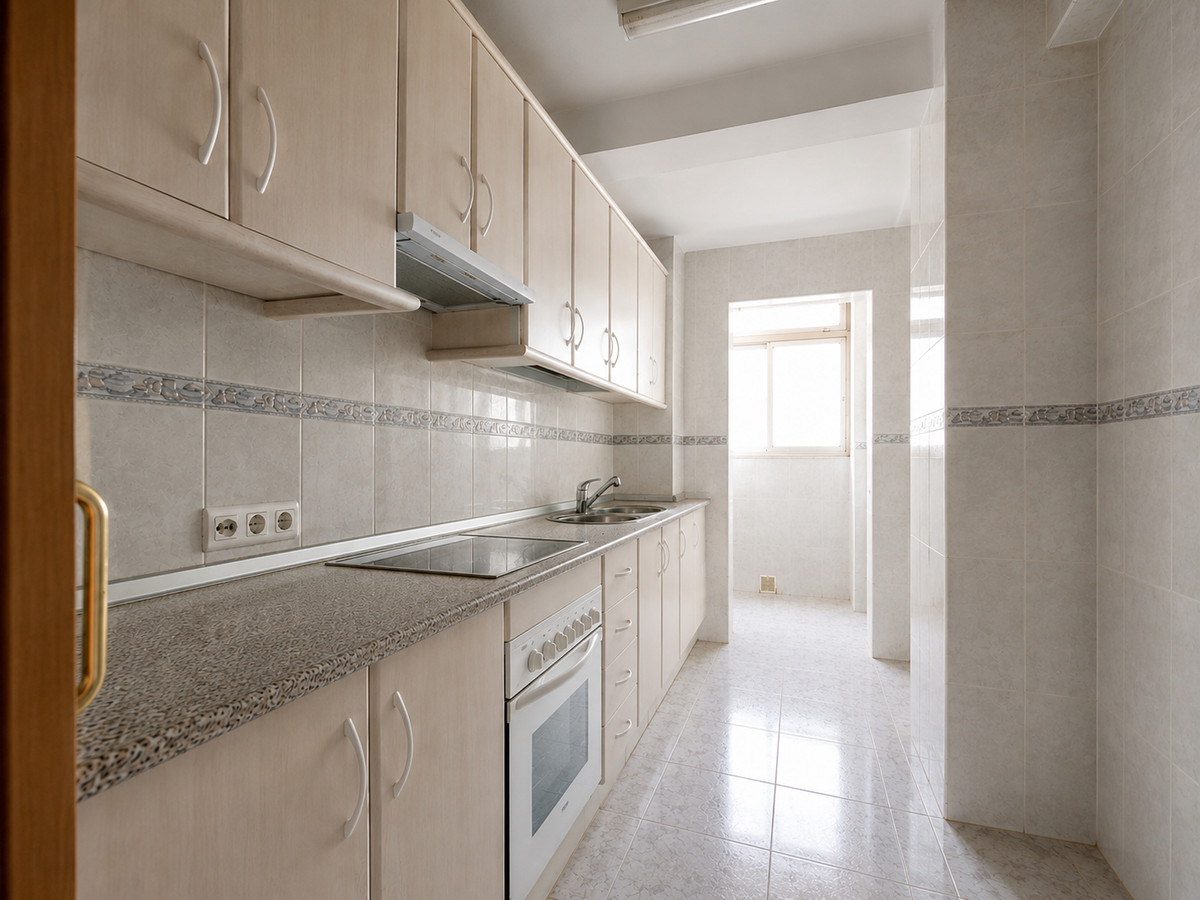 Se vende Apartamento Planta Media de 3 dormitorios en Costa Del Sol, Málaga, España