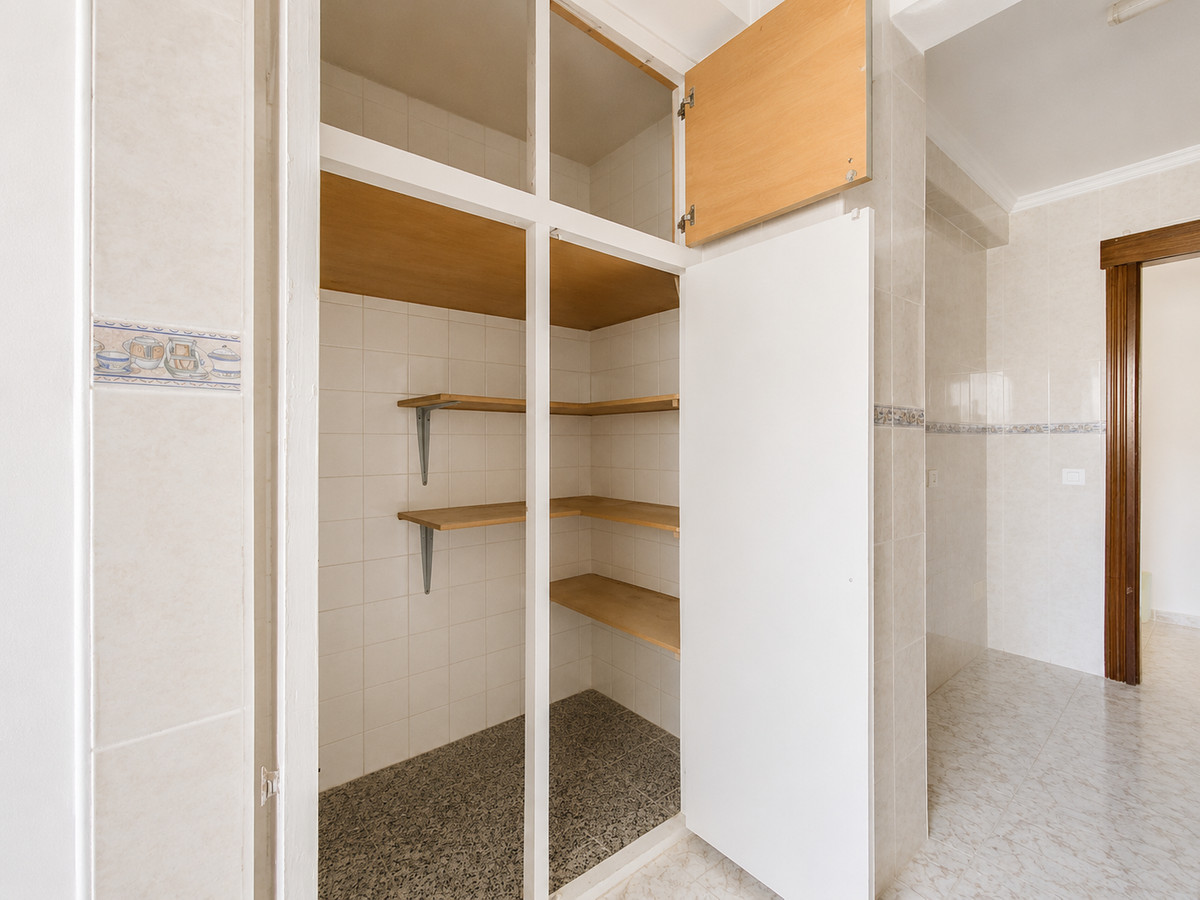 Se vende Apartamento Planta Media de 3 dormitorios en Costa Del Sol, Málaga, España