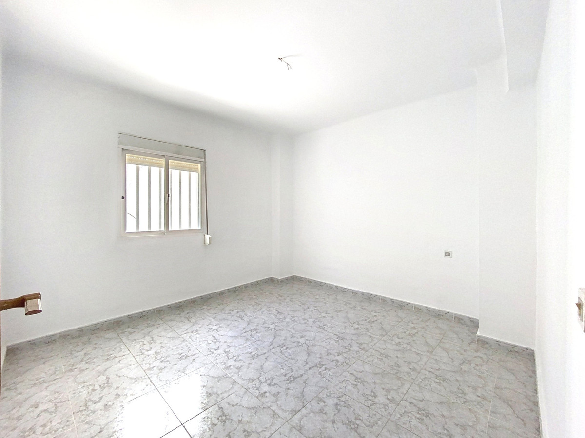 Se vende Apartamento Planta Media de 3 dormitorios en Costa Del Sol, Málaga, España