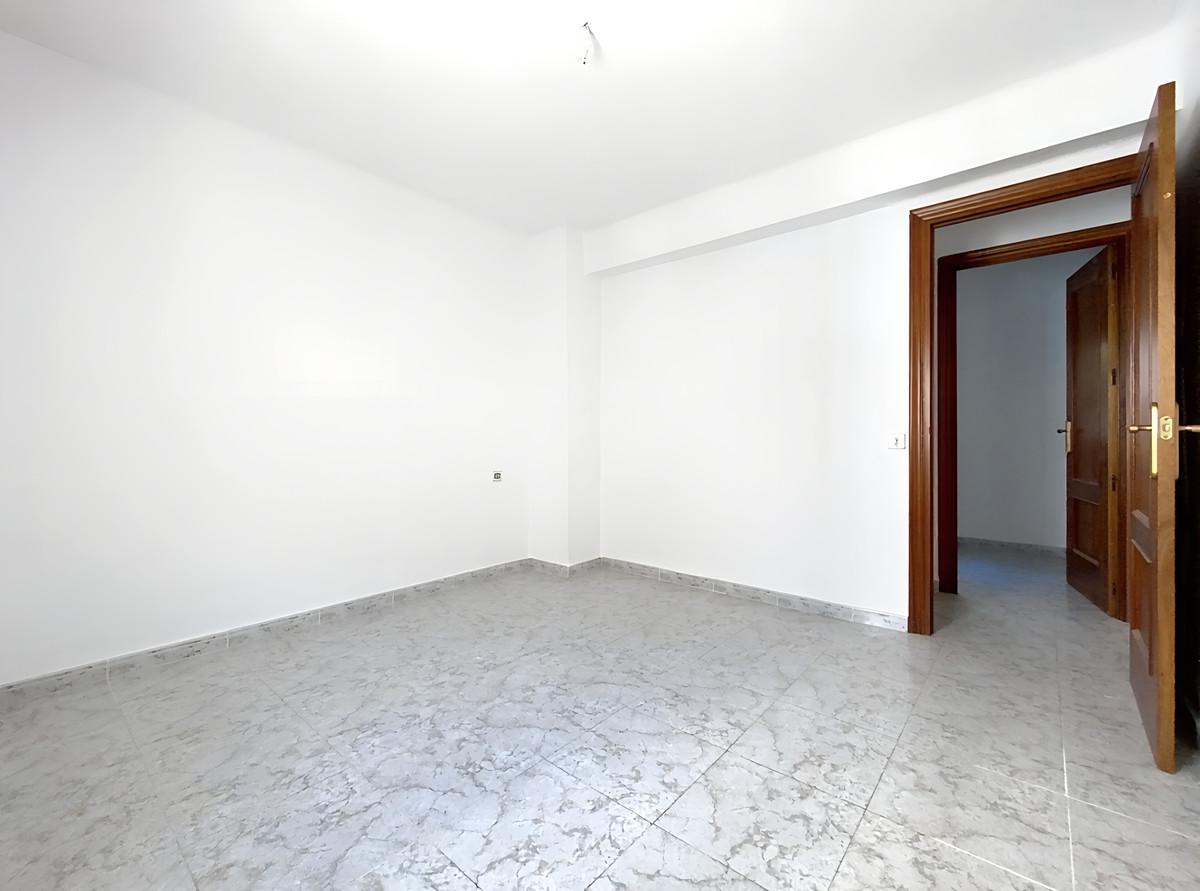 Se vende Apartamento Planta Media de 3 dormitorios en Costa Del Sol, Málaga, España