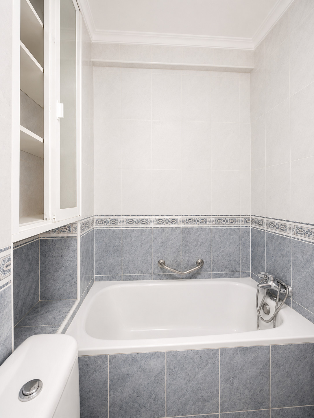 Se vende Apartamento Planta Media de 3 dormitorios en Costa Del Sol, Málaga, España