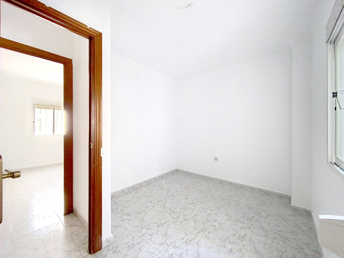 Se vende Apartamento Planta Media de 3 dormitorios en Costa Del Sol, Málaga, España