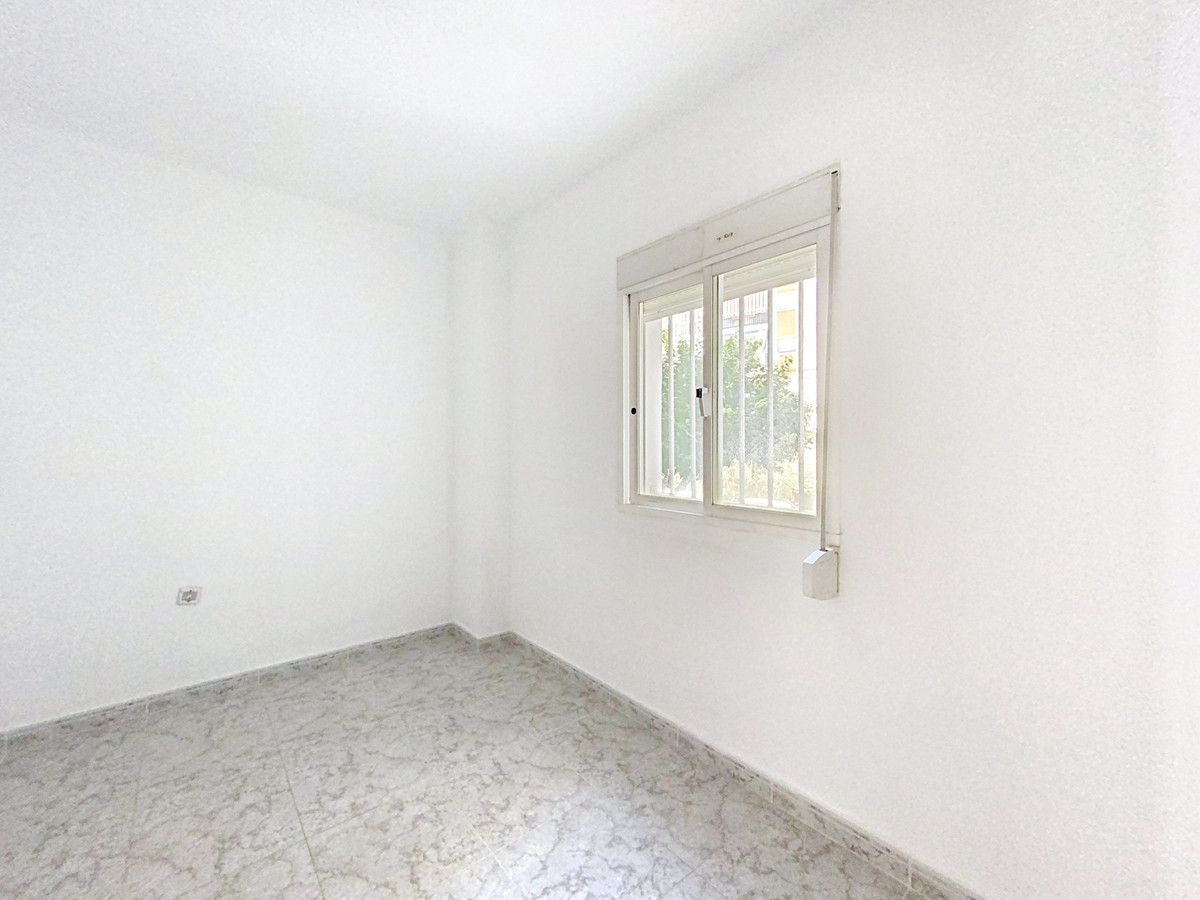 Se vende Apartamento Planta Media de 3 dormitorios en Costa Del Sol, Málaga, España
