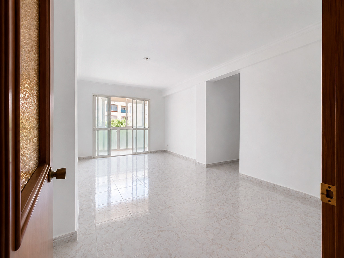 Se vende Apartamento Planta Media de 3 dormitorios en Costa Del Sol, Málaga, España