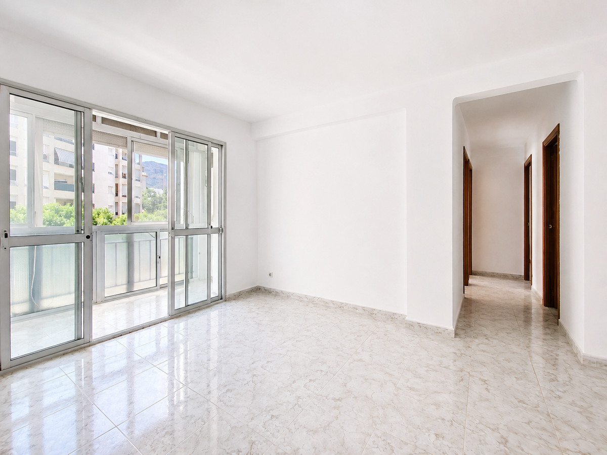 Se vende Apartamento Planta Media de 3 dormitorios en Costa Del Sol, Málaga, España