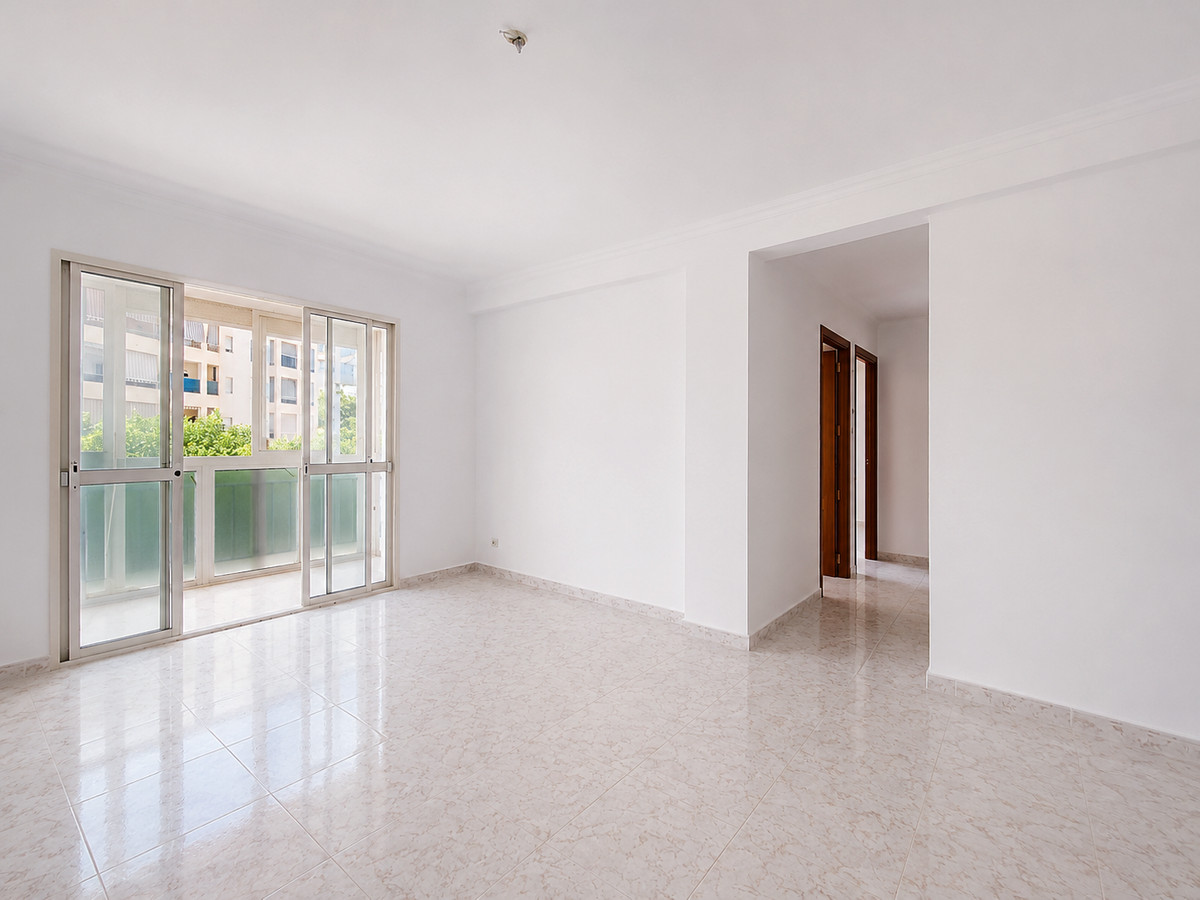 Se vende Apartamento Planta Media de 3 dormitorios en Costa Del Sol, Málaga, España