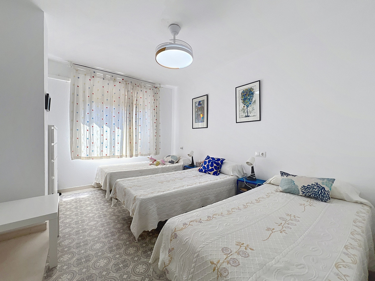 Se vende Apartamento Planta Media de 2 dormitorios en Costa Del Sol, Málaga, España