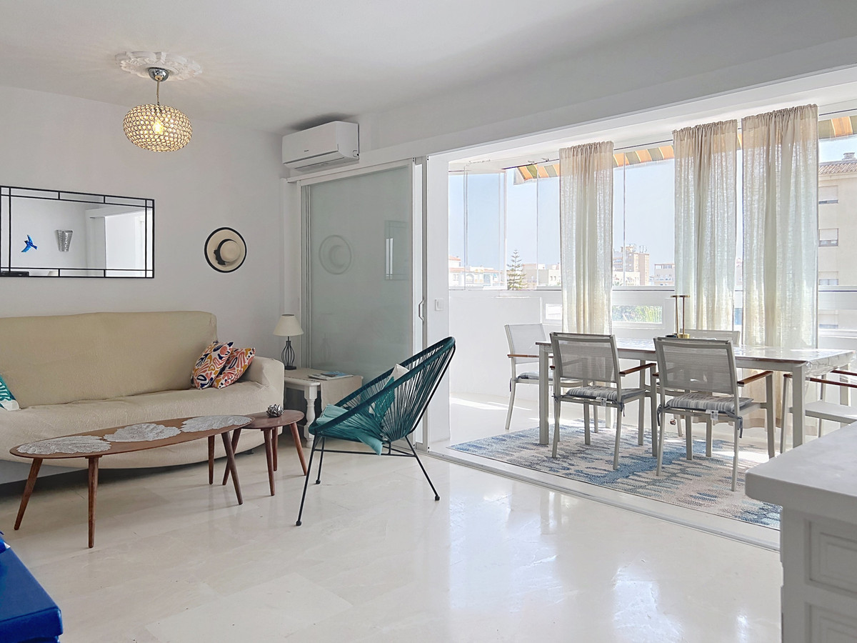 Se vende Apartamento Planta Media de 2 dormitorios en Costa Del Sol, Málaga, España