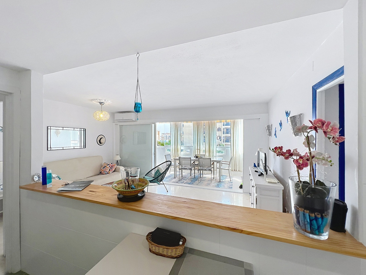 Se vende Apartamento Planta Media de 2 dormitorios en Costa Del Sol, Málaga, España