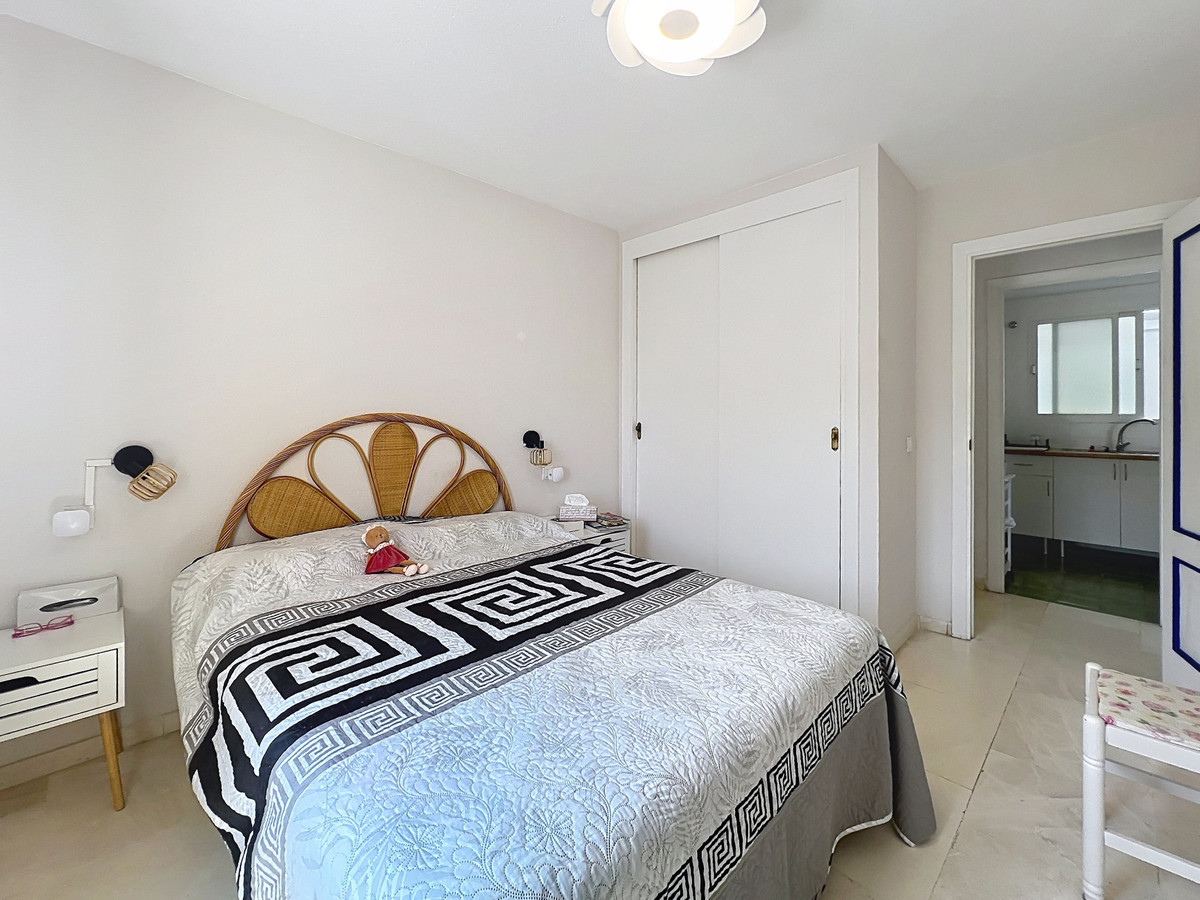 Se vende Apartamento Planta Media de 2 dormitorios en Costa Del Sol, Málaga, España