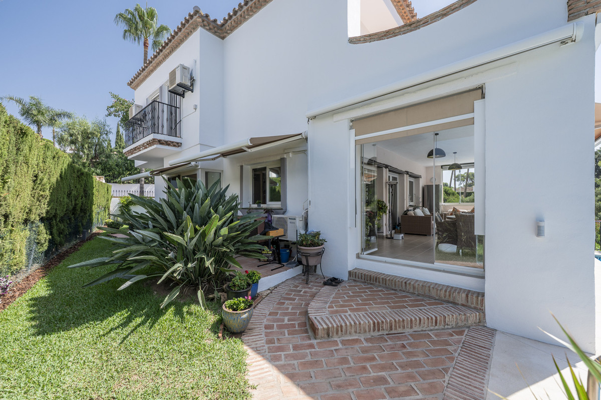 Se vende Villa - Chalet de 4 dormitorios en Costa Del Sol, Málaga, España