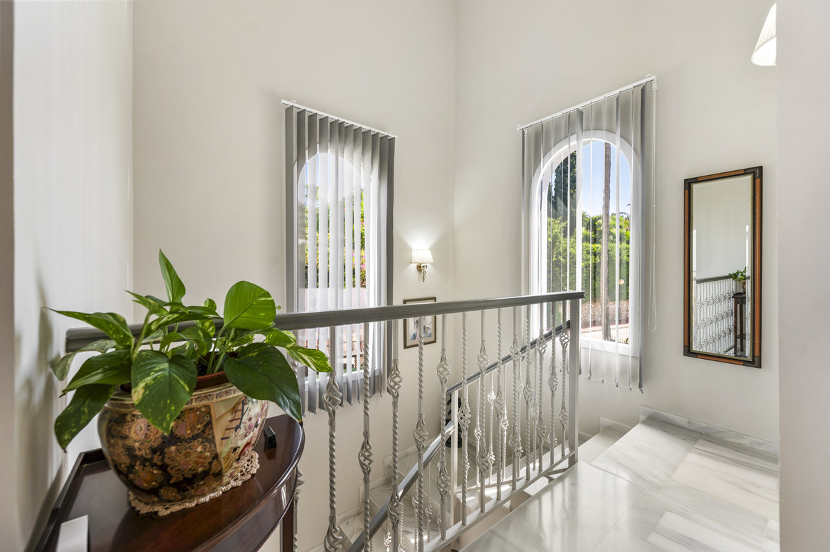 Se vende Villa - Chalet de 4 dormitorios en Costa Del Sol, Málaga, España
