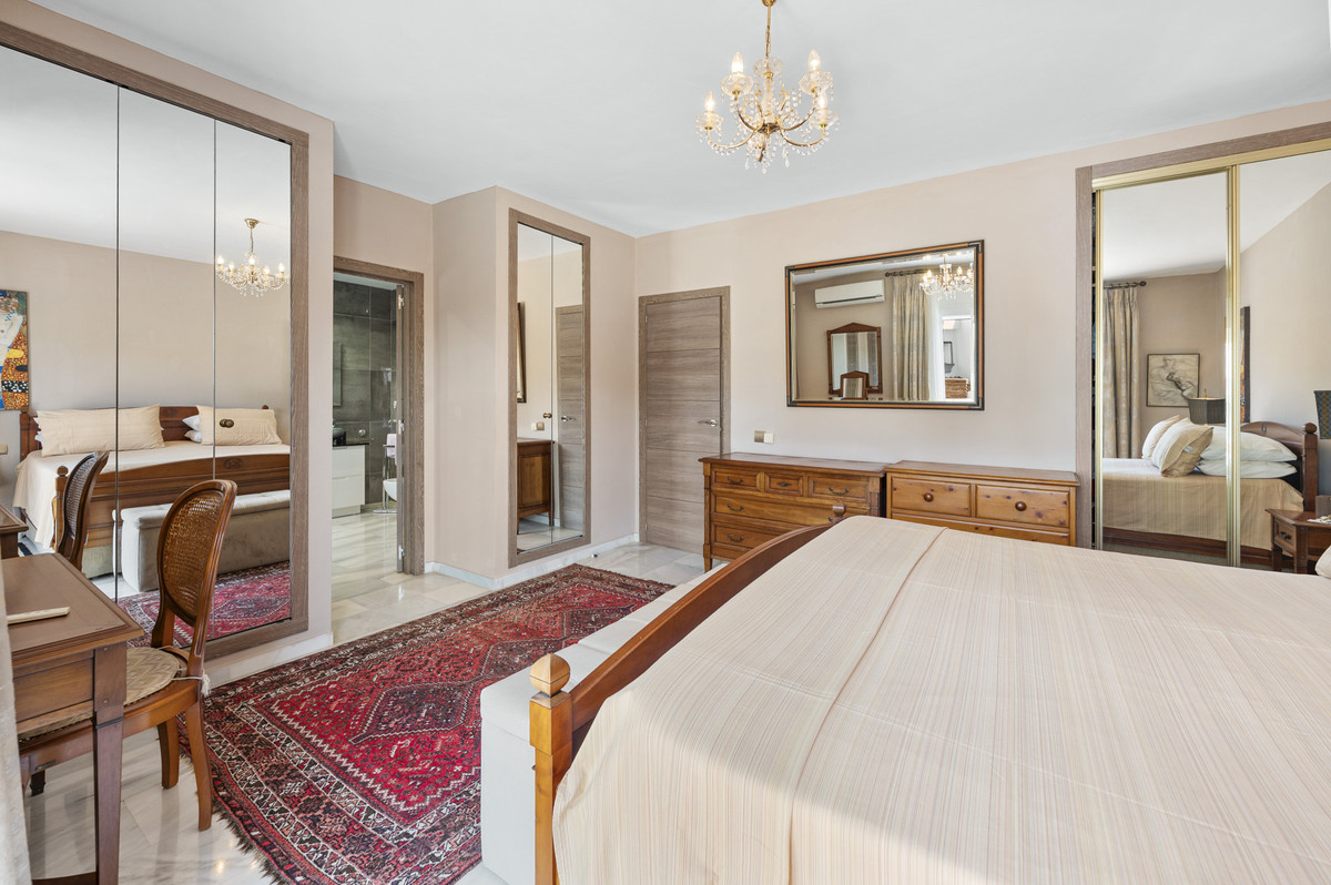 Se vende Villa - Chalet de 4 dormitorios en Costa Del Sol, Málaga, España
