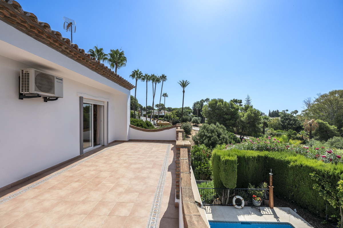 Se vende Villa - Chalet de 4 dormitorios en Costa Del Sol, Málaga, España