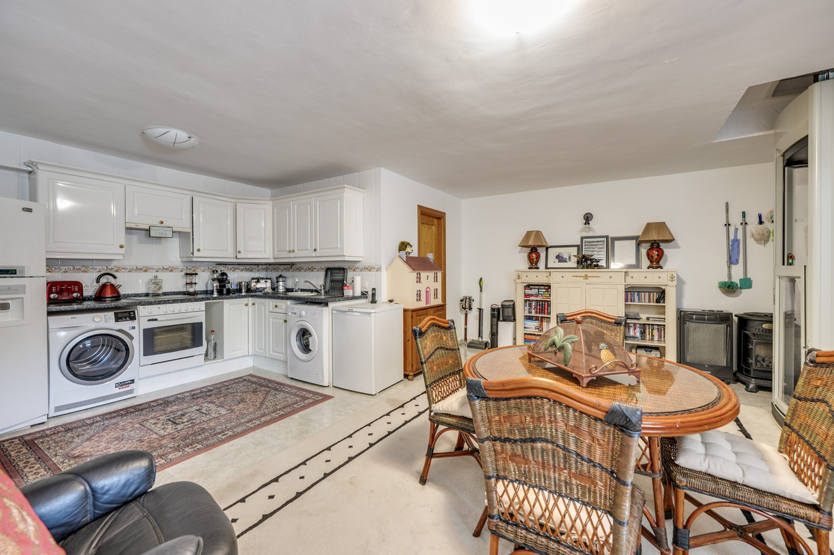 Se vende Villa - Chalet de 4 dormitorios en Costa Del Sol, Málaga, España