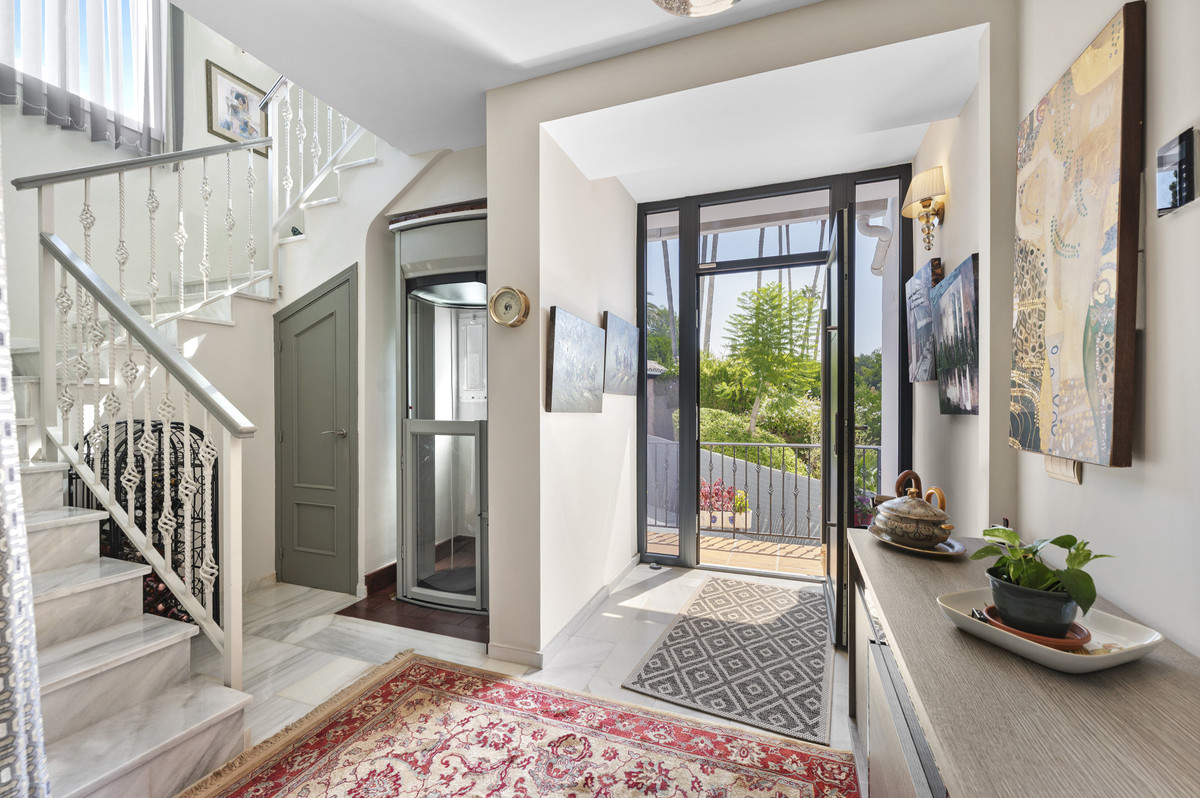 Se vende Villa - Chalet de 4 dormitorios en Costa Del Sol, Málaga, España