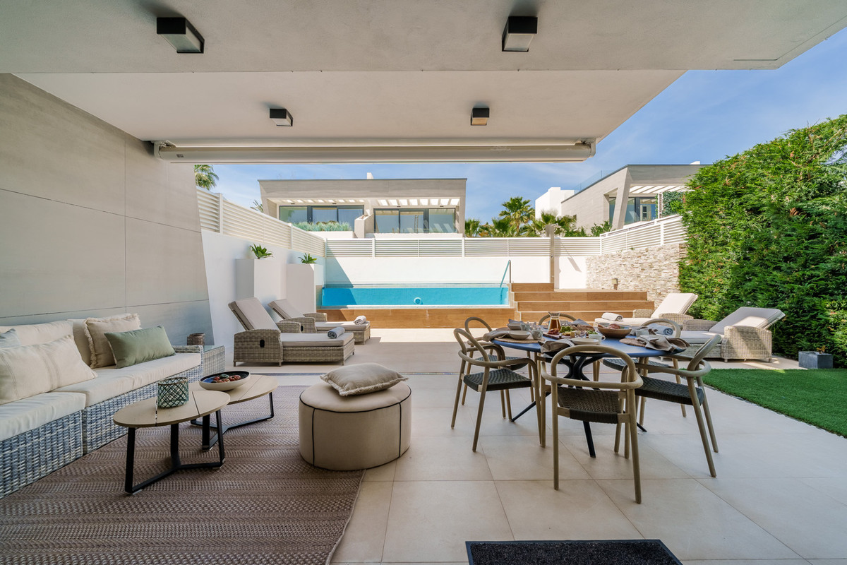 5 Bed Townhouse for sale in Puerto Banús Costa Del Sol, Málaga, Spain
