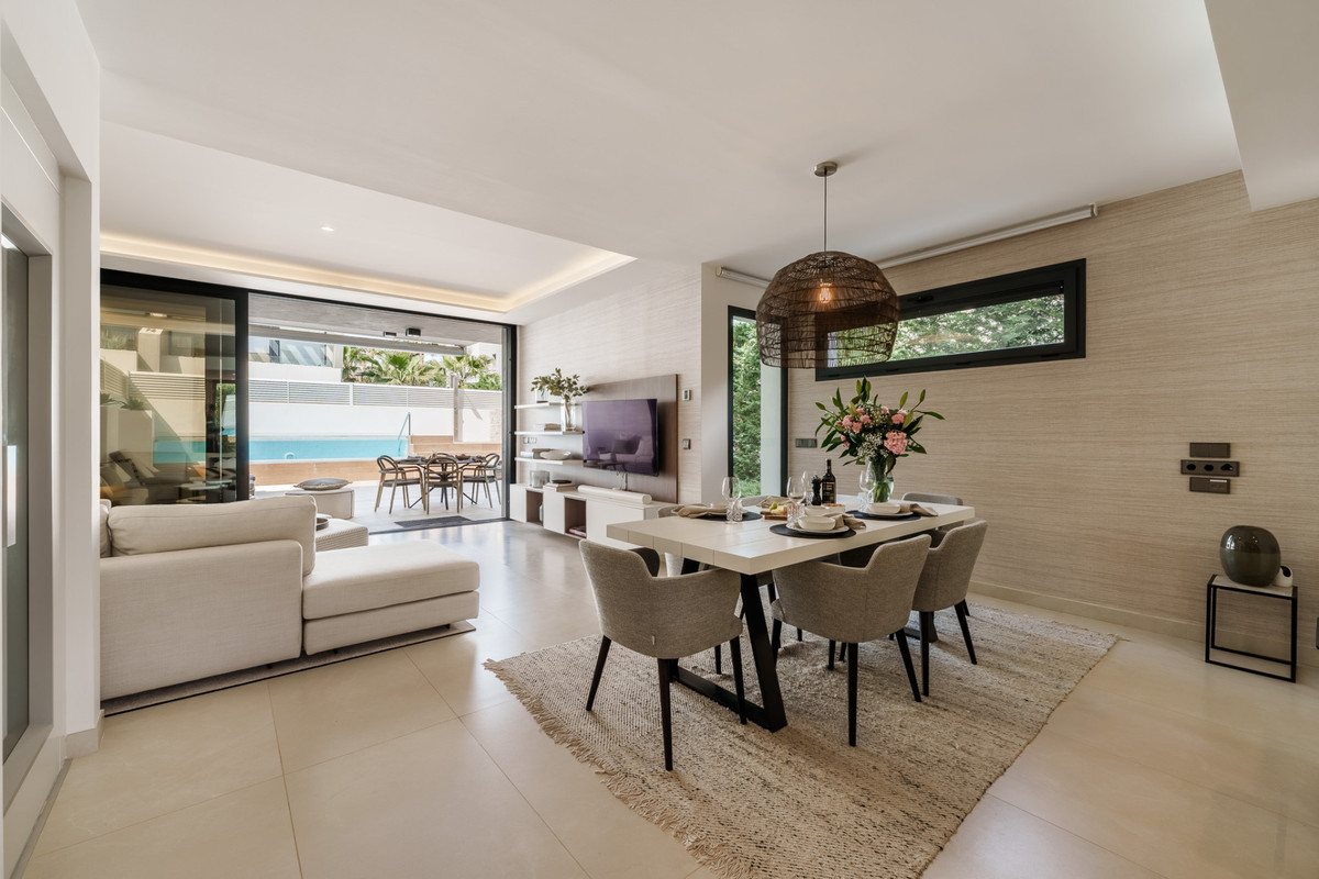5 Bed Townhouse for sale in Puerto Banús Costa Del Sol, Málaga, Spain