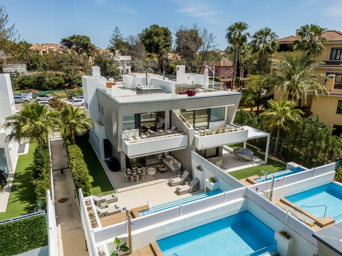 5 Bed Townhouse for sale in Puerto Banús Costa Del Sol, Málaga, Spain