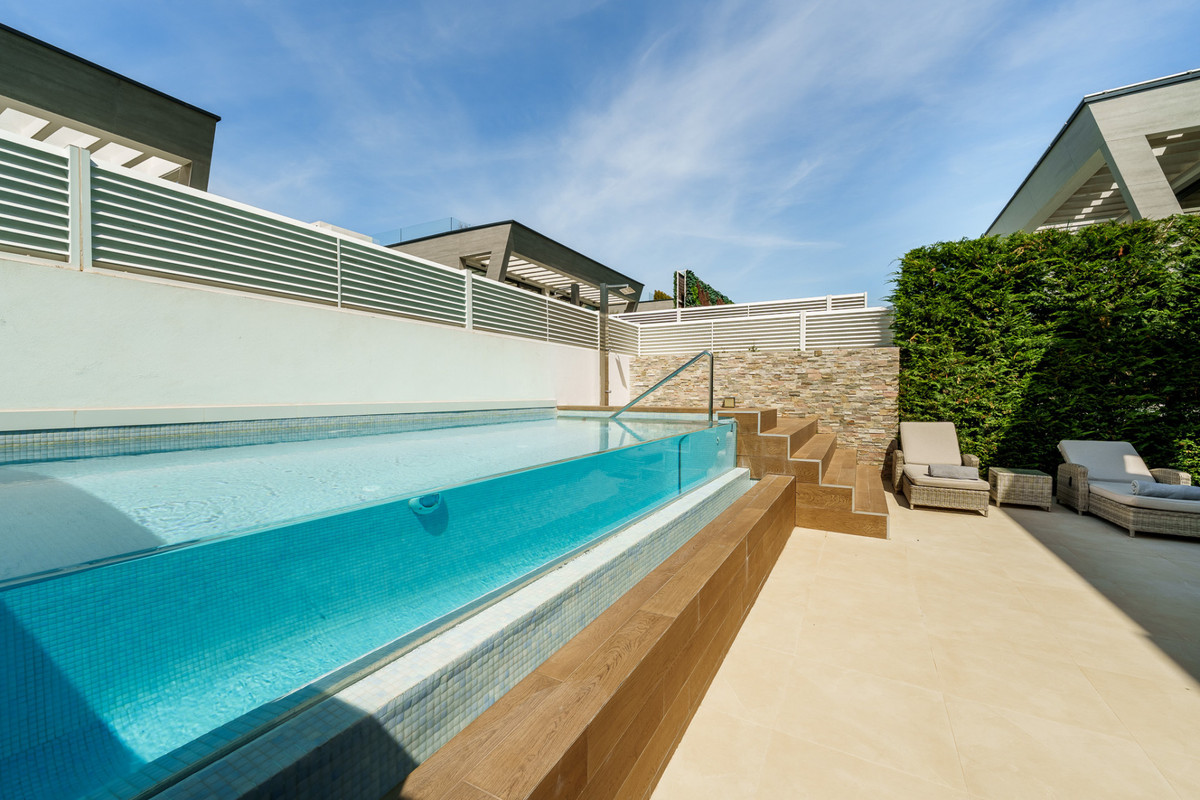 5 Bed Townhouse for sale in Puerto Banús Costa Del Sol, Málaga, Spain