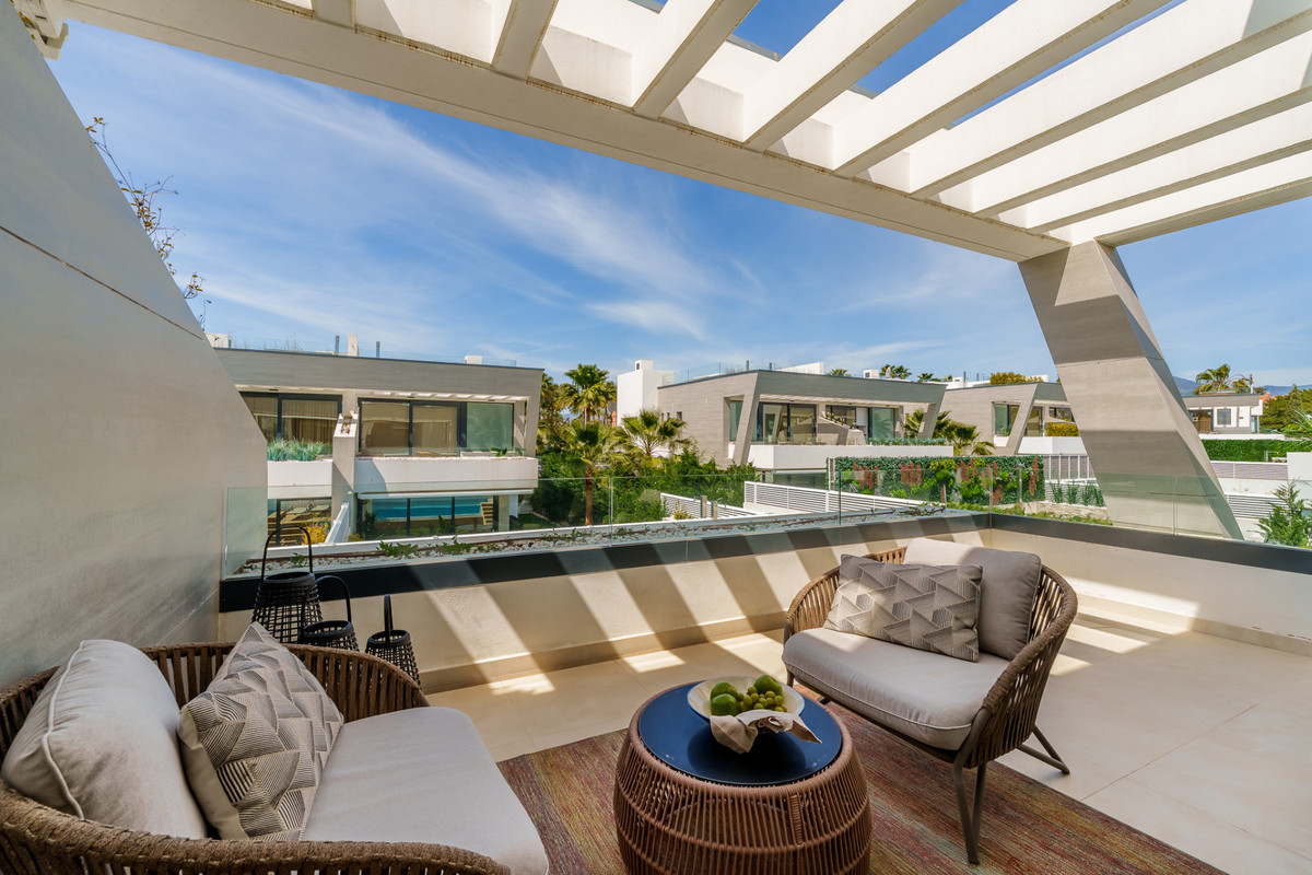 5 Bed Townhouse for sale in Puerto Banús Costa Del Sol, Málaga, Spain