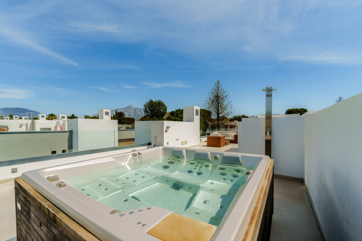 5 Bed Townhouse for sale in Puerto Banús Costa Del Sol, Málaga, Spain