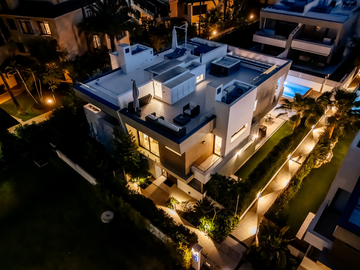 5 Bed Townhouse for sale in Puerto Banús Costa Del Sol, Málaga, Spain