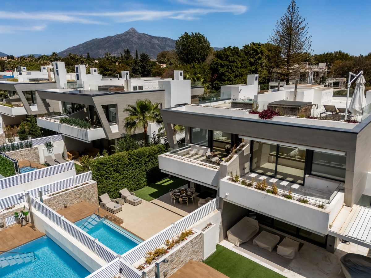 5 Bed Townhouse for sale in Puerto Banús Costa Del Sol, Málaga, Spain