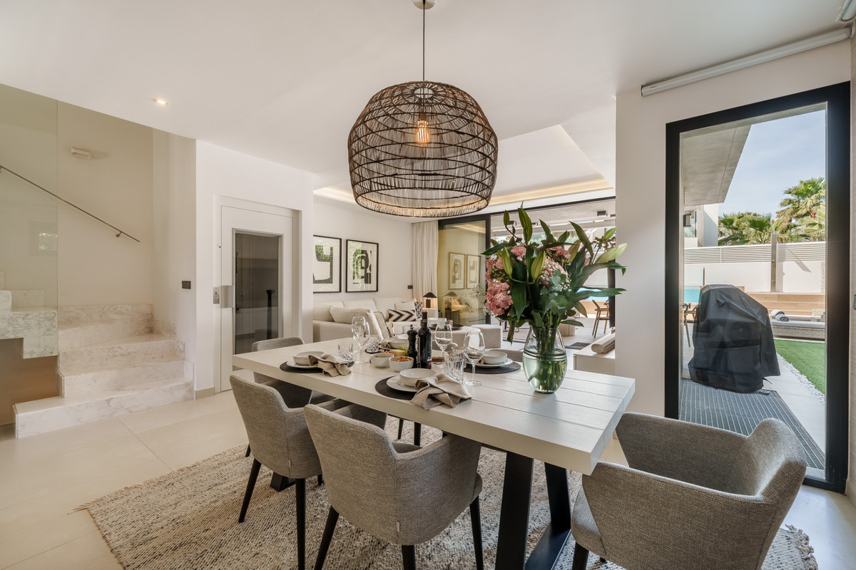 5 Bed Townhouse for sale in Puerto Banús Costa Del Sol, Málaga, Spain