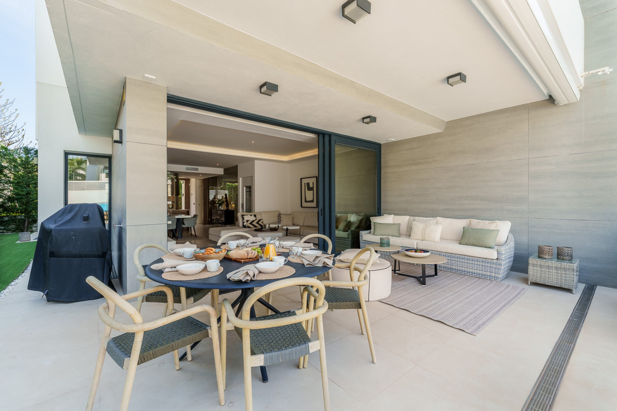 5 Bed Townhouse for sale in Puerto Banús Costa Del Sol, Málaga, Spain
