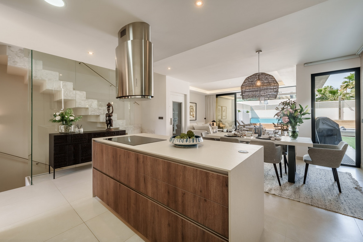 5 Bed Townhouse for sale in Puerto Banús Costa Del Sol, Málaga, Spain