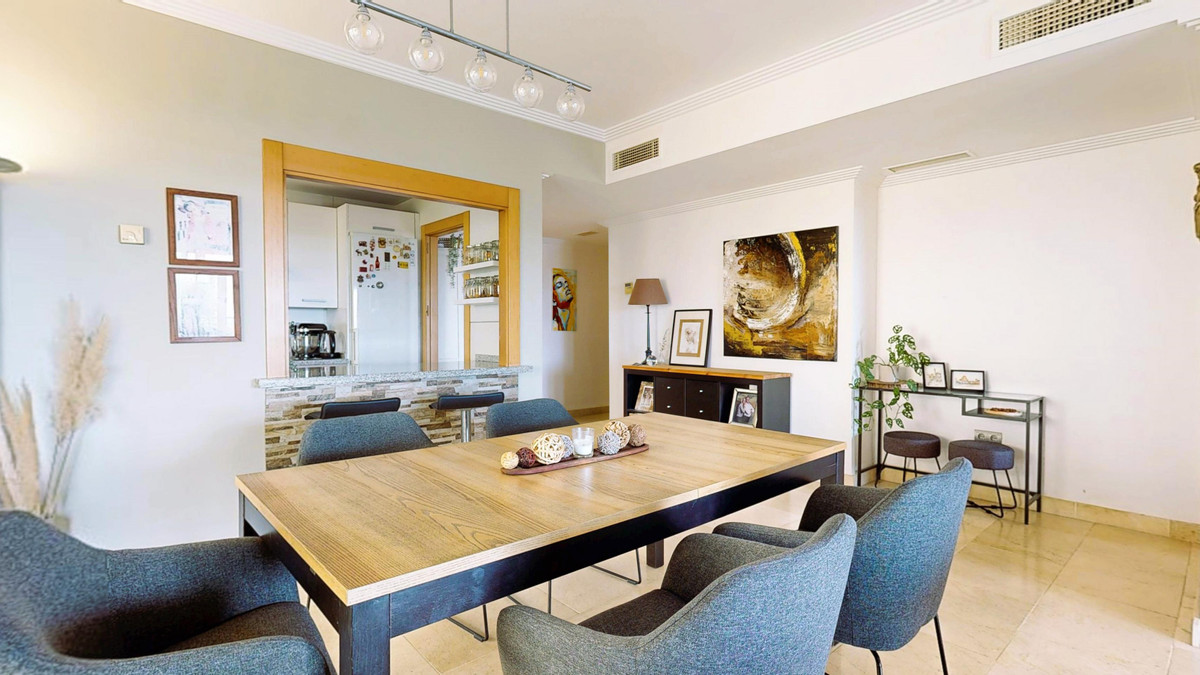 3 Bed Apartment for sale in El Paraiso Costa Del Sol, Málaga, Spain
