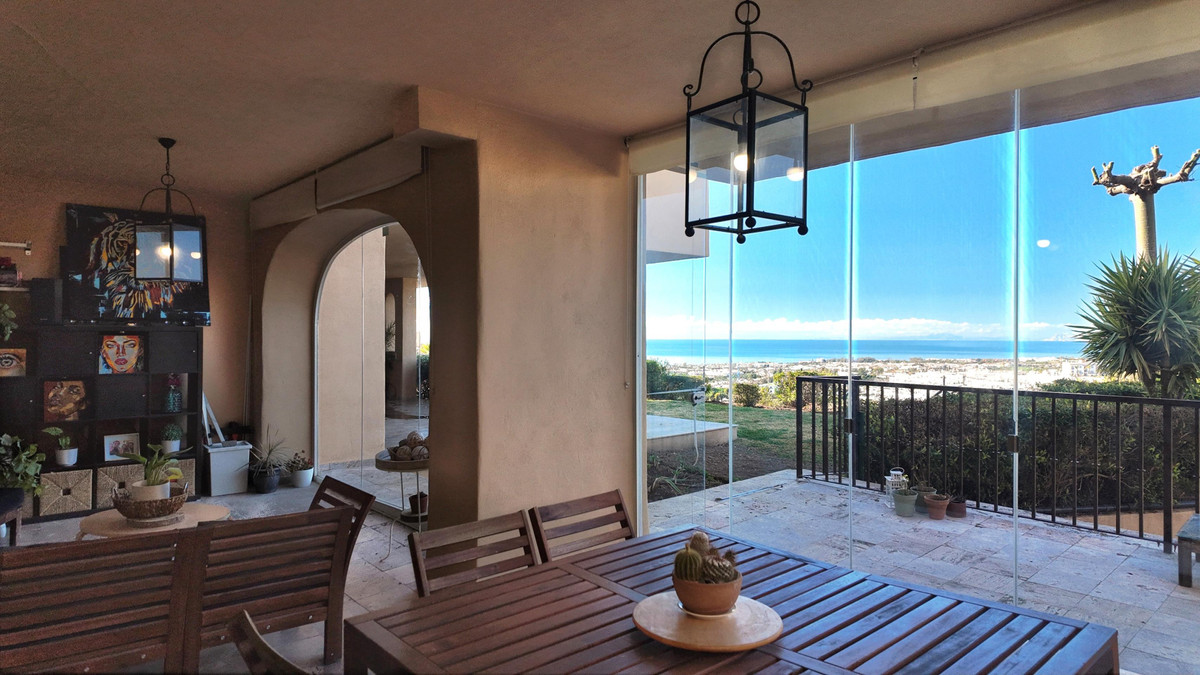 3 Bed Apartment for sale in El Paraiso Costa Del Sol, Málaga, Spain