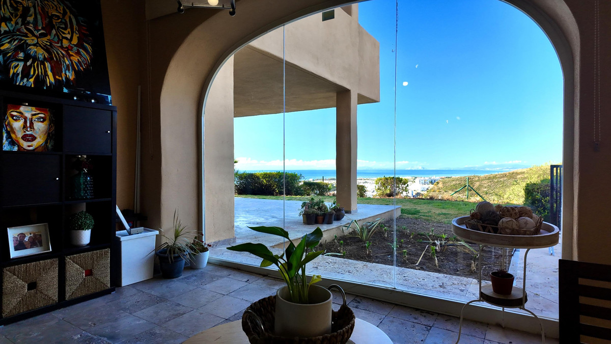 3 Bed Apartment for sale in El Paraiso Costa Del Sol, Málaga, Spain