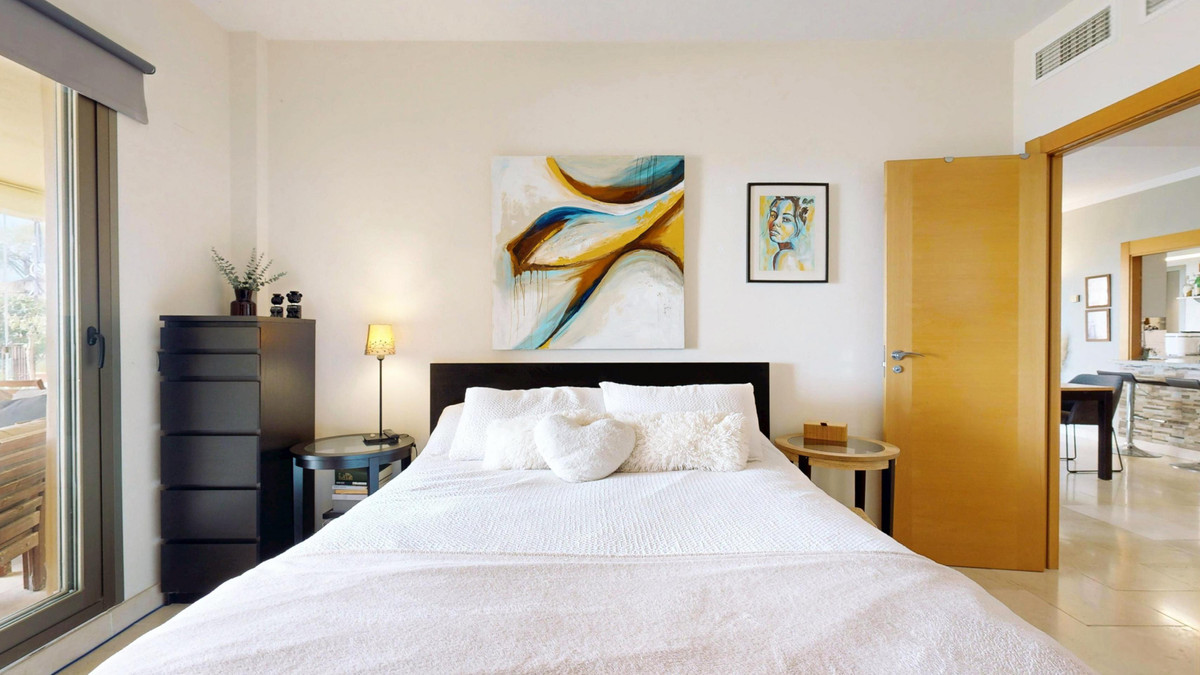 3 Bed Apartment for sale in El Paraiso Costa Del Sol, Málaga, Spain