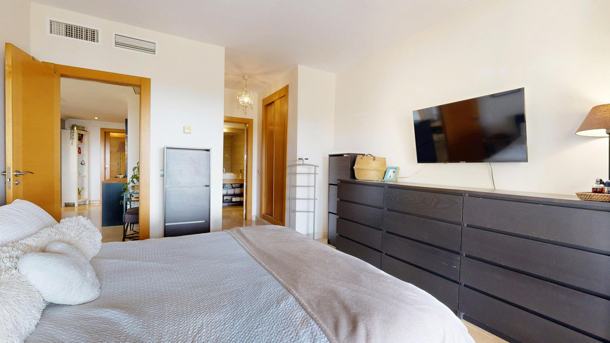 3 Bed Apartment for sale in El Paraiso Costa Del Sol, Málaga, Spain