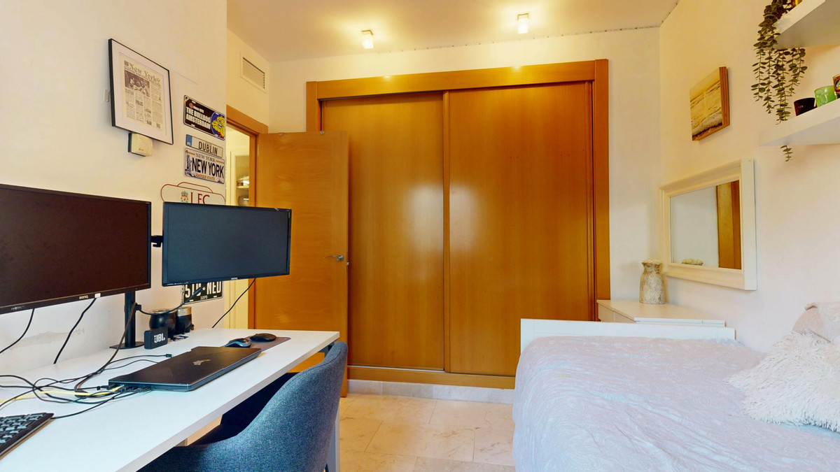 3 Bed Apartment for sale in El Paraiso Costa Del Sol, Málaga, Spain