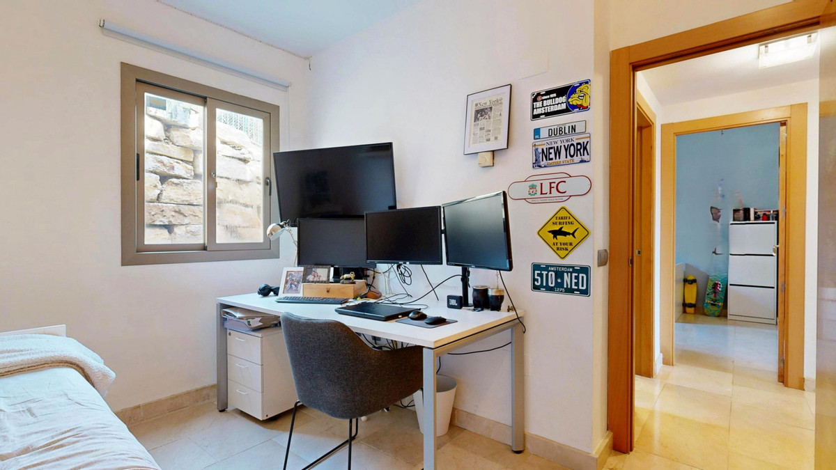 3 Bed Apartment for sale in El Paraiso Costa Del Sol, Málaga, Spain