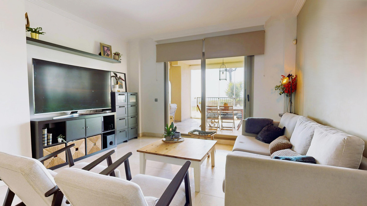 3 Bed Apartment for sale in El Paraiso Costa Del Sol, Málaga, Spain