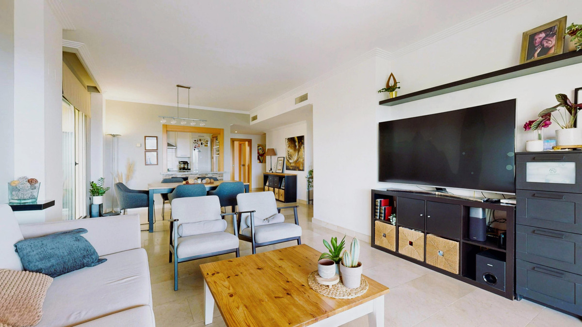 3 Bed Apartment for sale in El Paraiso Costa Del Sol, Málaga, Spain