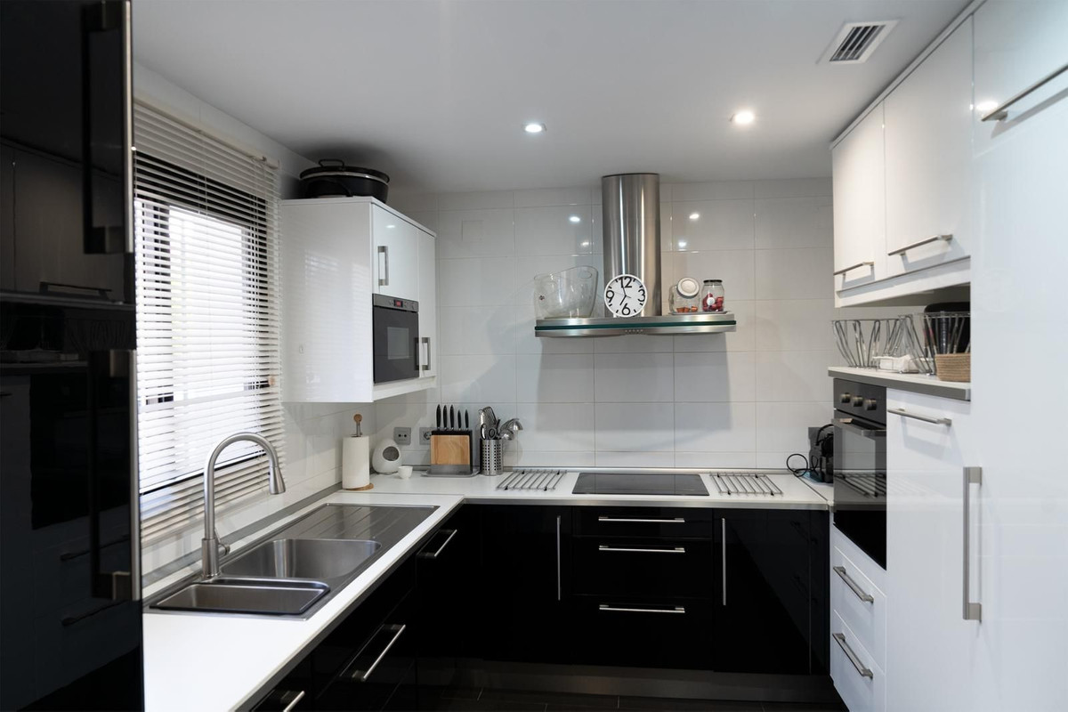 4 Bed Townhouse for sale in San Pedro De Alcántara Costa Del Sol, Málaga, Spain