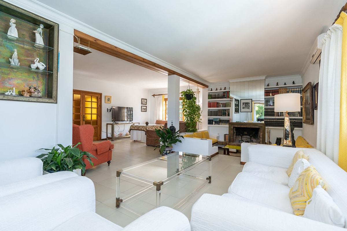 Se vende Villa - Chalet de 7 dormitorios en Costa Del Sol, Málaga, España