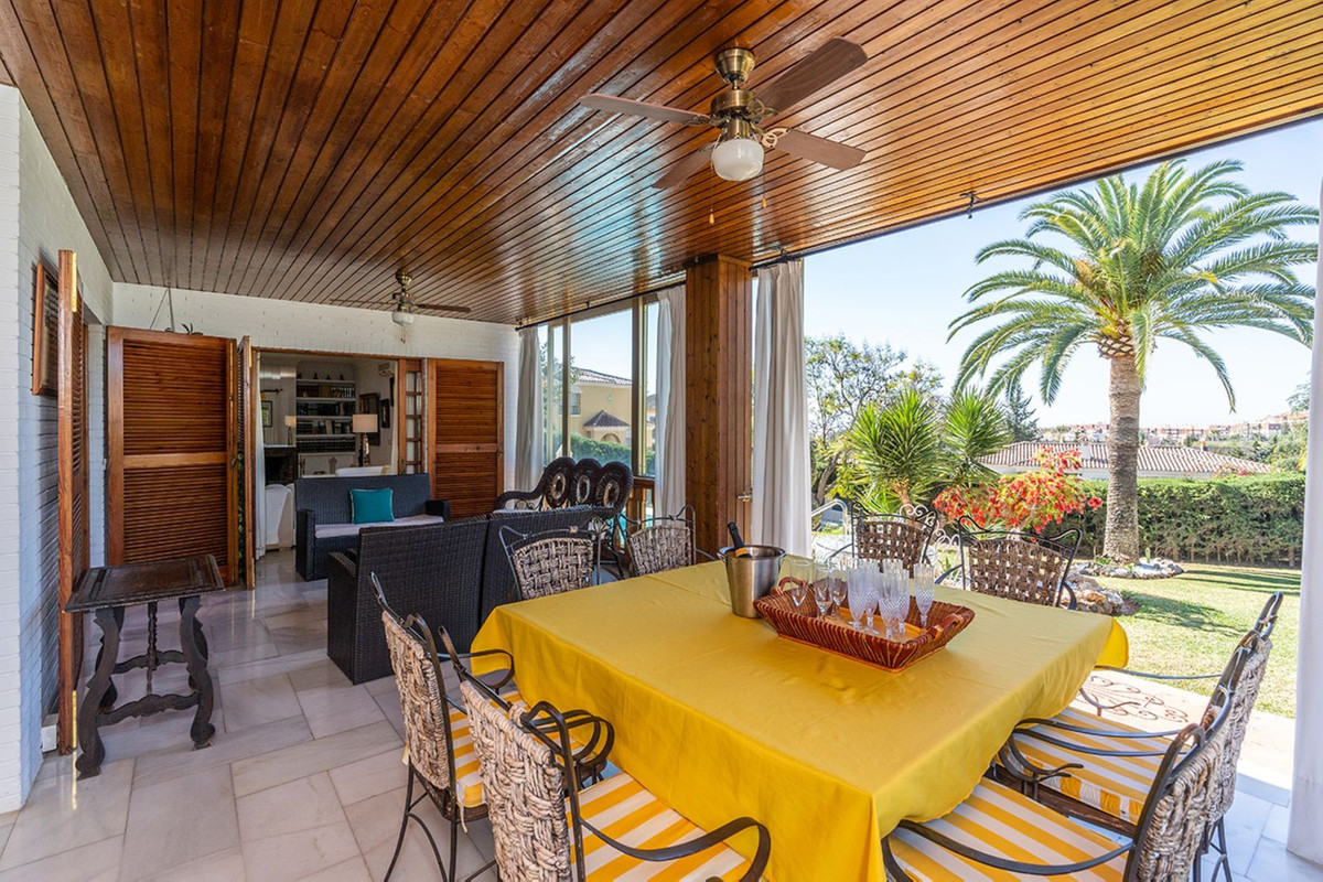 Se vende Villa - Chalet de 7 dormitorios en Costa Del Sol, Málaga, España